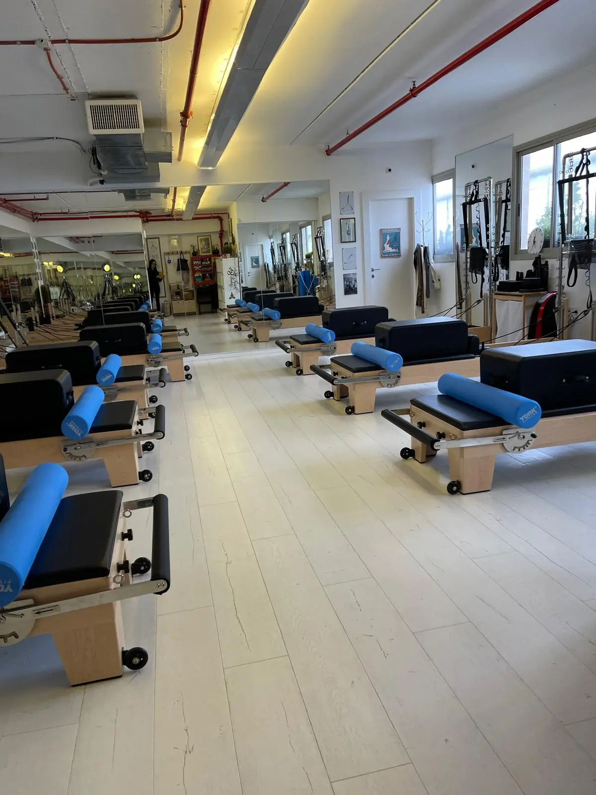 סלון מרווח ומעוצב דירת 4 חדרים פרויקט רפאל 410